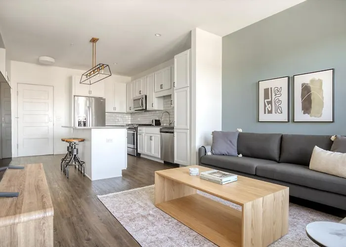 1br W Lounge Pool Gym Nr Metra Chi-860 Apartment Elmhurst