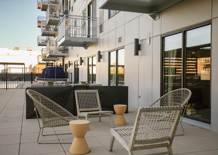 1br W Lounge Pool Gym Nr Metra Chi-860 Elmhurst