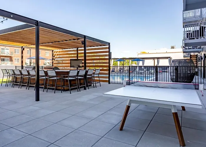 1br W Lounge Pool Gym Nr Metra Chi-860