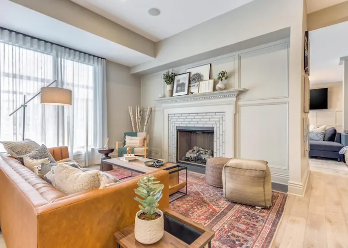1br W Lounge Pool Gym Nr Metra Chi-860 Elmhurst